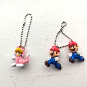 Super Mario and cat Peach keychain